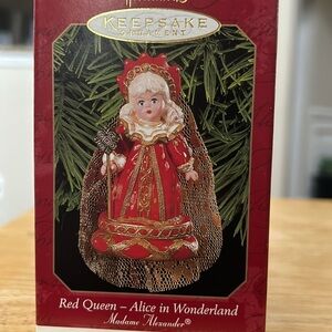 Hallmark Madame Alexander -Red Queen -Alice in Wonderland